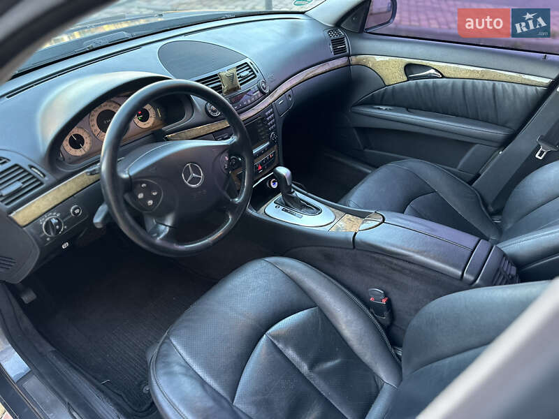 Седан Mercedes-Benz E-Class 2005 в Виннице