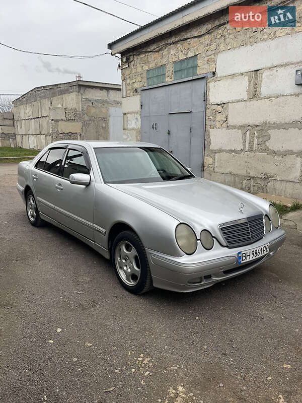 Mercedes-Benz E-Class 2001