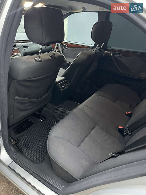 Седан Mercedes-Benz E-Class 2001 в Одесі