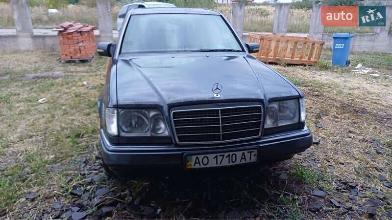 Mercedes-Benz E-Class 1995 Mercedes-Benz E-Class 1995