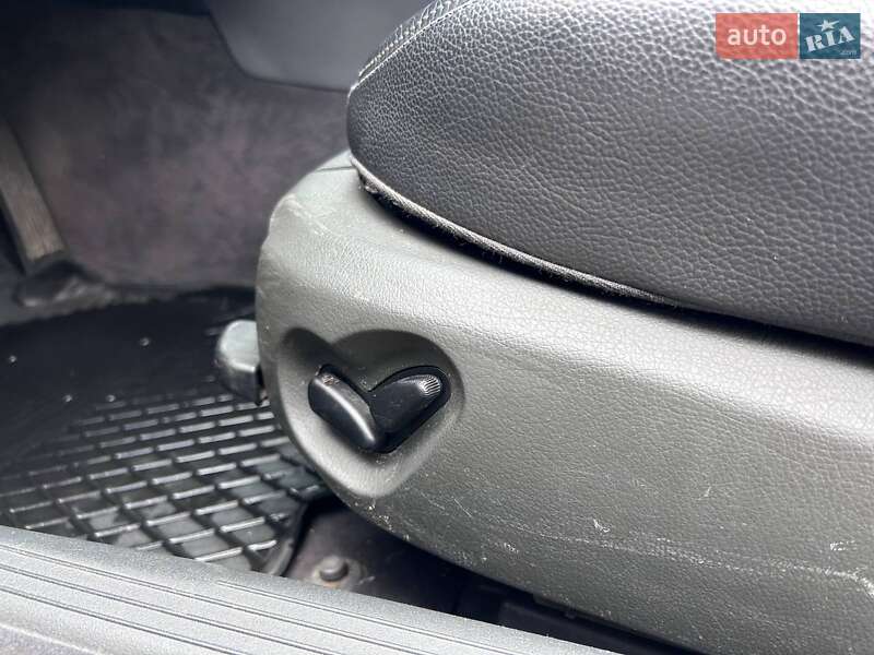 Седан Mercedes-Benz E-Class 2003 в Киеве