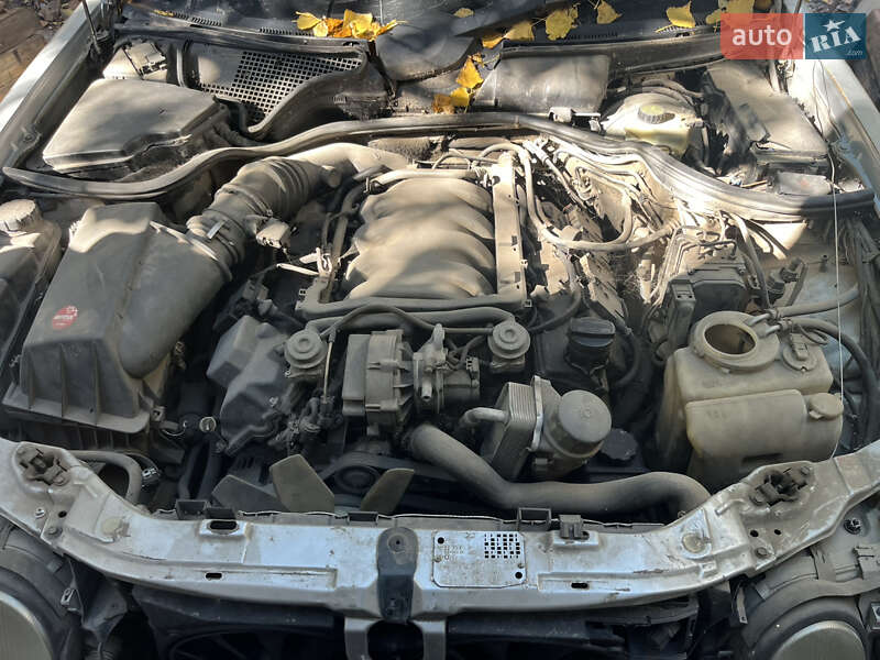 Седан Mercedes-Benz E-Class 2000 в Одессе