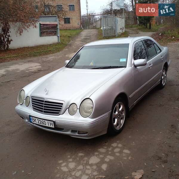 Седан Mercedes-Benz E-Class 2001 в Рівному