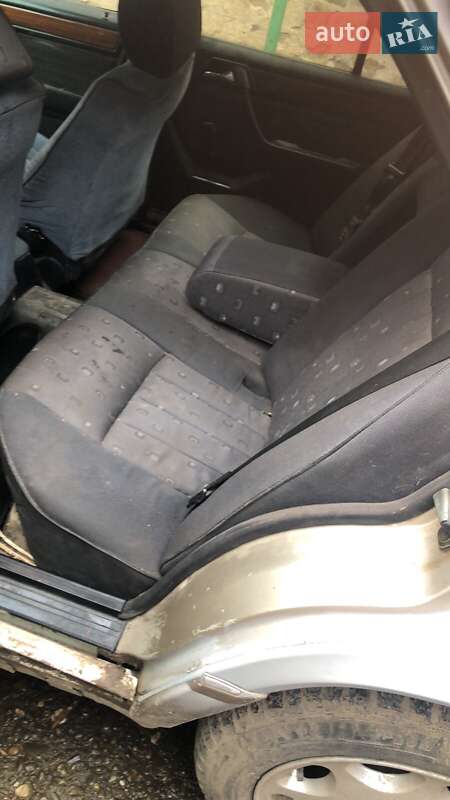 Седан Mercedes-Benz E-Class 1992 в Ужгороде фото 12 Седан Mercedes-Benz E-Class 1992 в Ужгороде