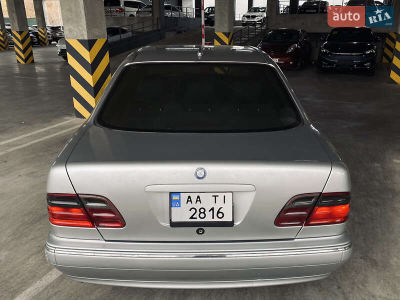 Седан Mercedes-Benz E-Class 2002 в Одесі