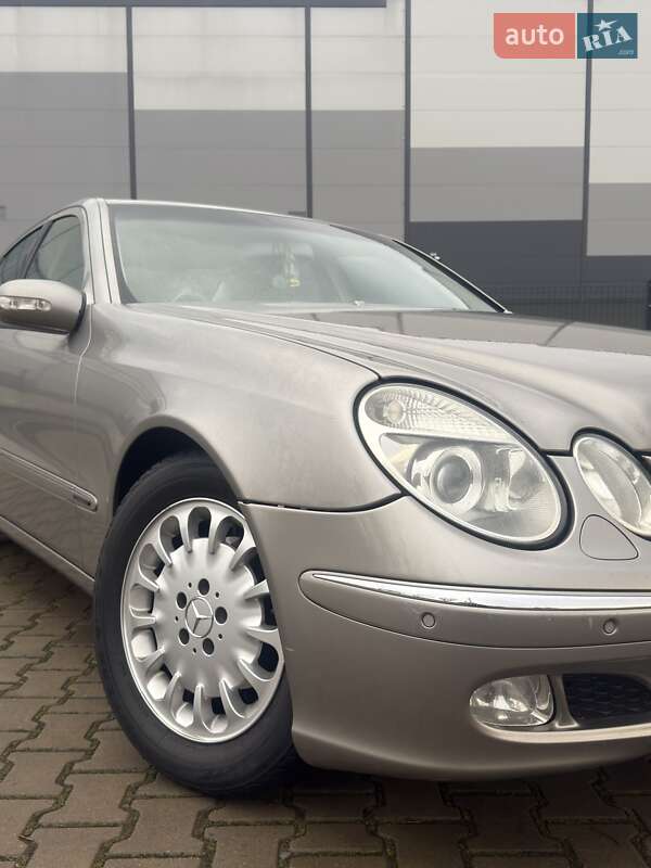 Седан Mercedes-Benz E-Class 2004 в Ивано-Франковске