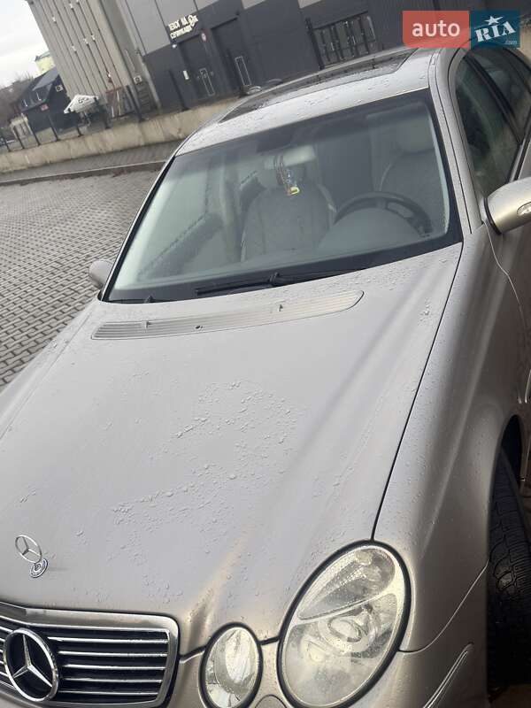 Седан Mercedes-Benz E-Class 2004 в Ивано-Франковске