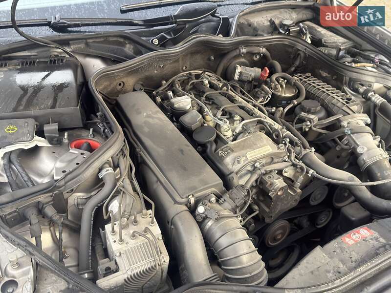 Седан Mercedes-Benz E-Class 2004 в Ивано-Франковске