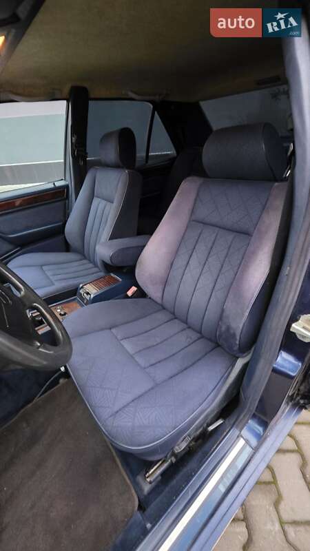 Седан Mercedes-Benz E-Class 1995 в Хмельницком