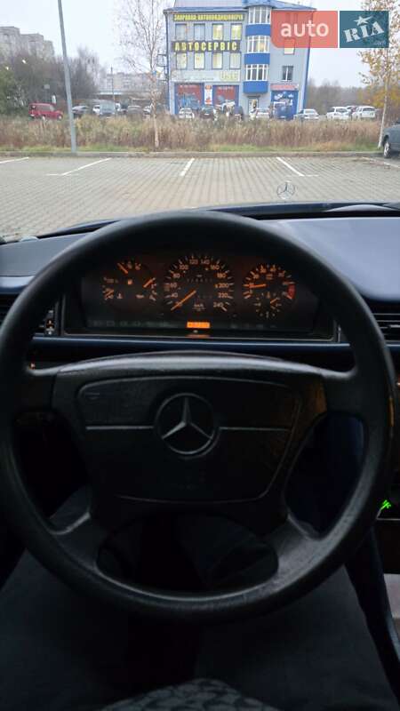 Седан Mercedes-Benz E-Class 1995 в Хмельницком