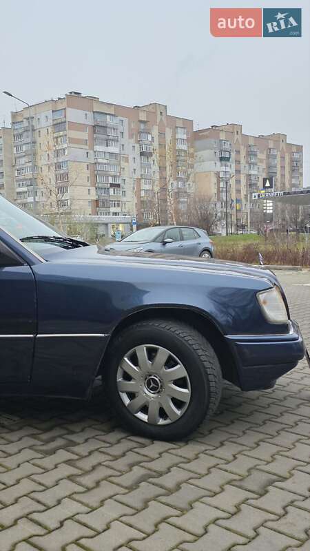Седан Mercedes-Benz E-Class 1995 в Хмельницком