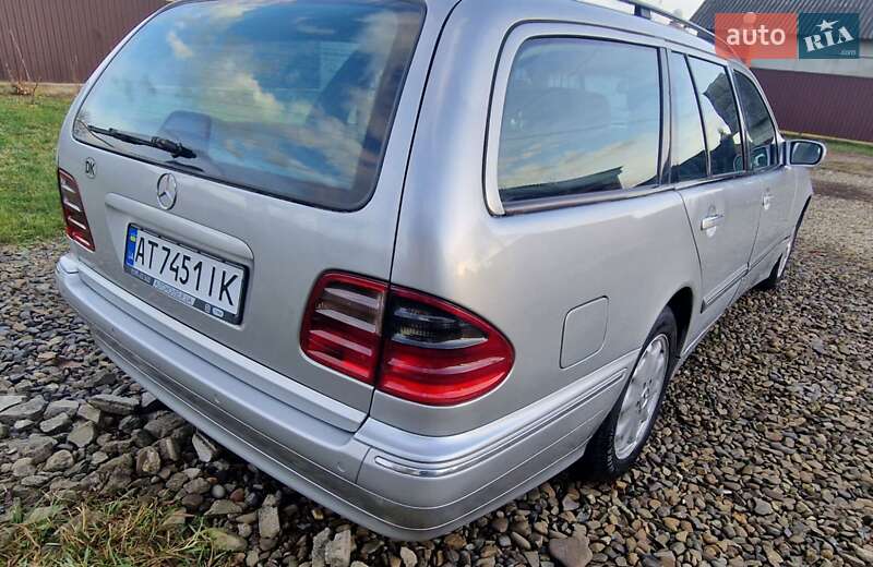 Универсал Mercedes-Benz E-Class 2001 в Косове