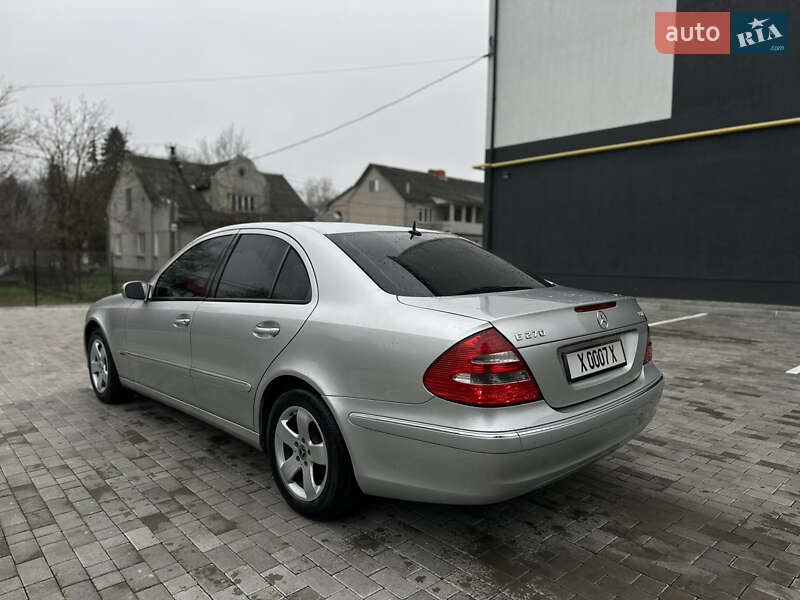 Седан Mercedes-Benz E-Class 2002 в Кременце