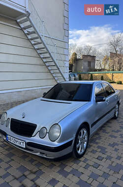 Седан Mercedes-Benz E-Class 2000 в Могилев-Подольске