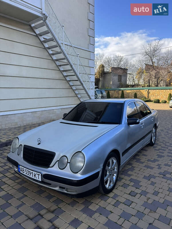 Mercedes-Benz E-Class 2000