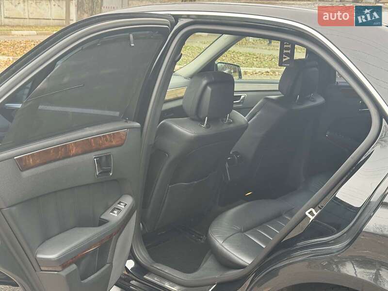 Седан Mercedes-Benz E-Class 2010 в Запоріжжі