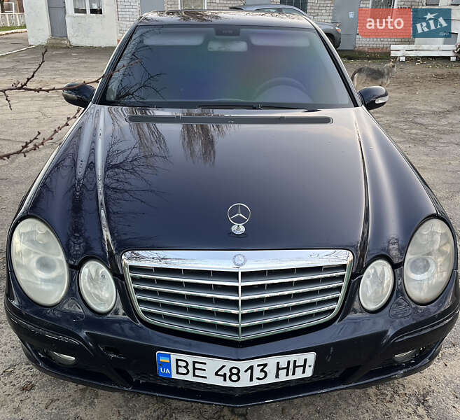 Седан Mercedes-Benz E-Class 2002 в Николаеве