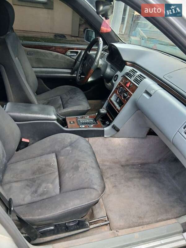 Седан Mercedes-Benz E-Class 1996 в Вижниці