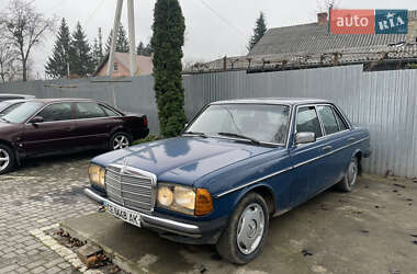 Седан Mercedes-Benz E-Class 1983 в Черновцах
