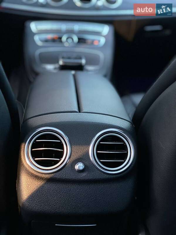 Седан Mercedes-Benz E-Class 2018 в Киеве фото 64 Седан Mercedes-Benz E-Class 2018 в Киеве