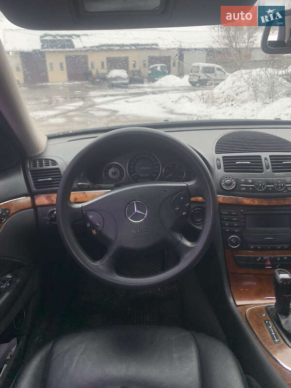 Седан Mercedes-Benz E-Class 2003 в Львові
