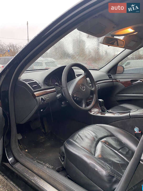 Седан Mercedes-Benz E-Class 2005 в Києві
