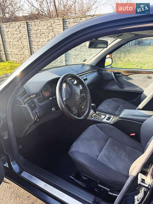 Седан Mercedes-Benz E-Class 2000 в Одессе фото 10 Седан Mercedes-Benz E-Class 2000 в Одессе