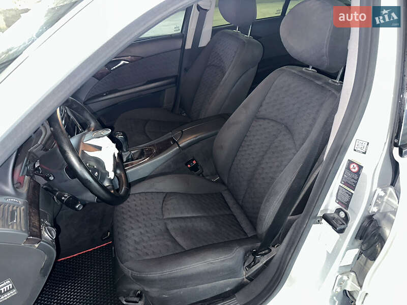 Седан Mercedes-Benz E-Class 2006 в Тульчине