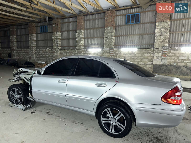 Седан Mercedes-Benz E-Class 2006 в Тульчине