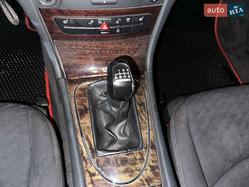 Седан Mercedes-Benz E-Class 2006 в Тульчине