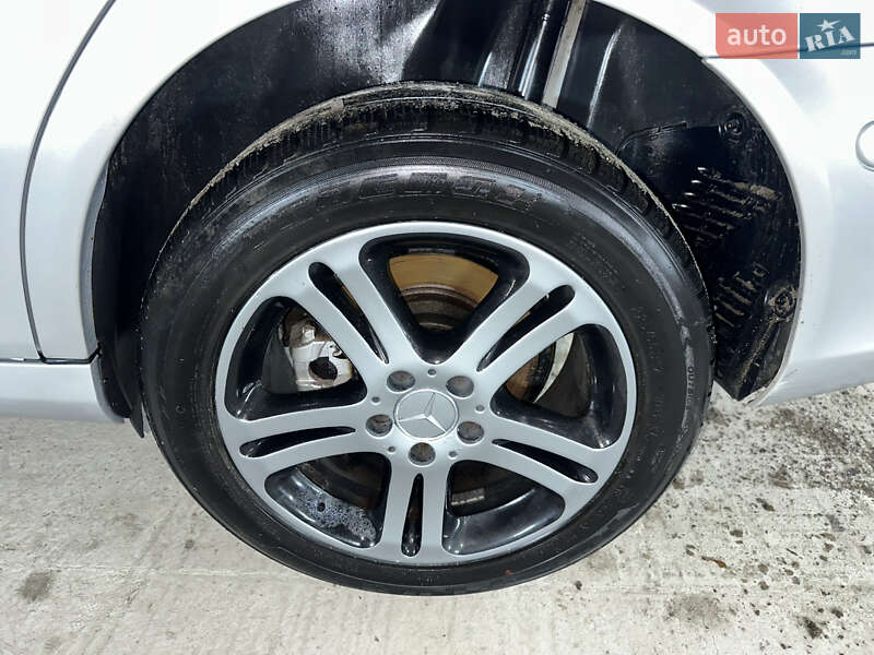 Седан Mercedes-Benz E-Class 2006 в Тульчине