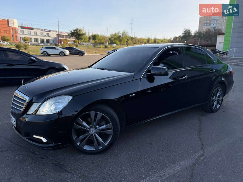 Седан Mercedes-Benz E-Class 2011 в Кривому Розі