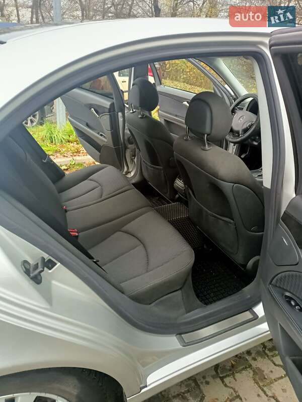 Седан Mercedes-Benz E-Class 2003 в Ивано-Франковске