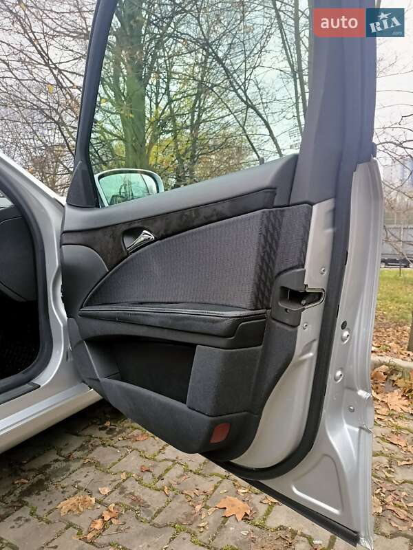 Седан Mercedes-Benz E-Class 2003 в Ивано-Франковске