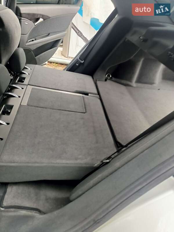 Седан Mercedes-Benz E-Class 2003 в Ивано-Франковске