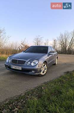 Седан Mercedes-Benz E-Class 2002 в Високопіллі