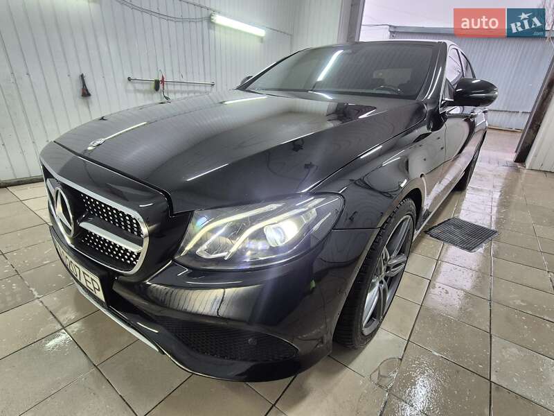 Седан Mercedes-Benz E-Class 2017 в Києві