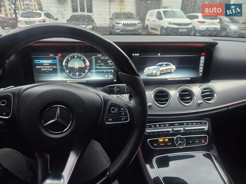 Седан Mercedes-Benz E-Class 2017 в Києві