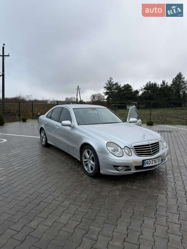 Седан Mercedes-Benz E-Class 2007 в Виноградові