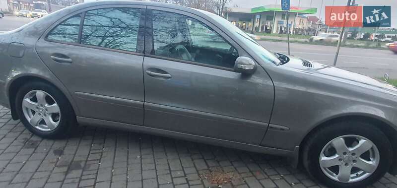 Седан Mercedes-Benz E-Class 2004 в Одессе