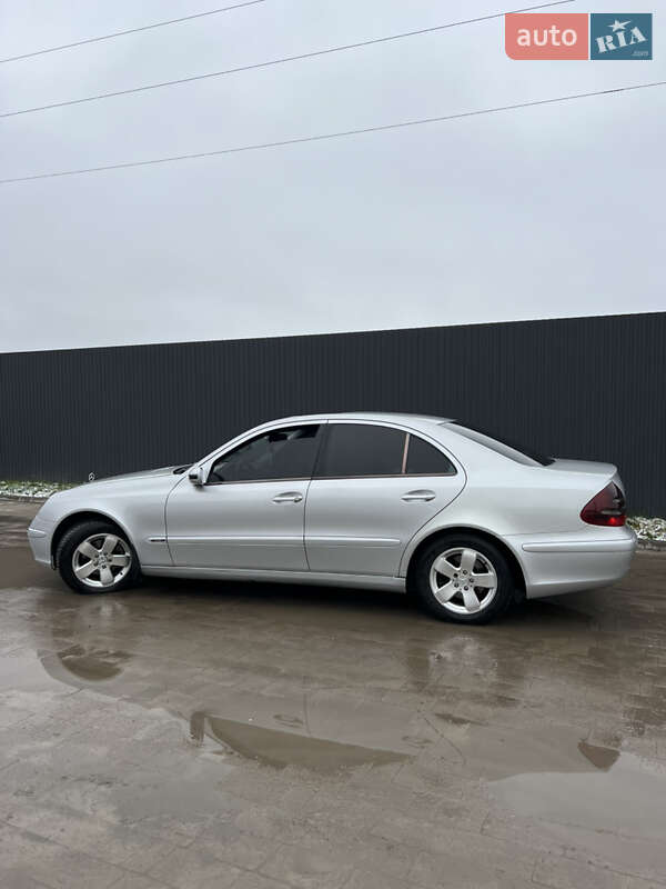 Седан Mercedes-Benz E-Class 2002 в Львові