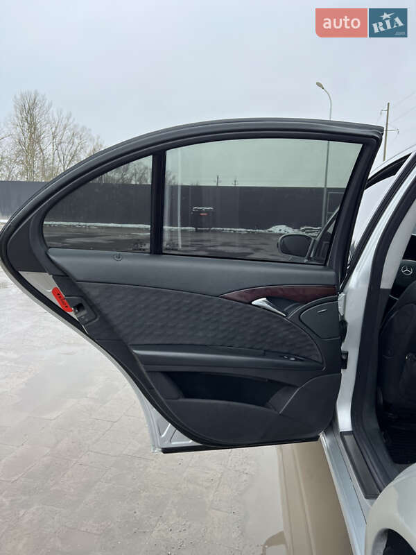 Седан Mercedes-Benz E-Class 2002 в Львові