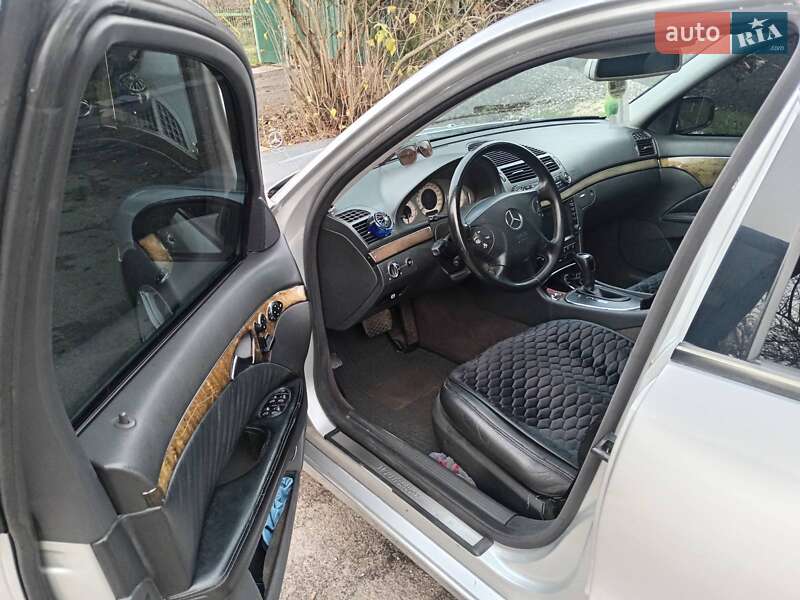 Седан Mercedes-Benz E-Class 2003 в Днепре