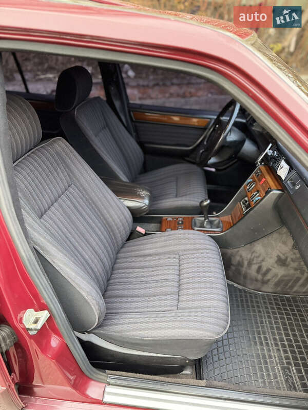 Седан Mercedes-Benz E-Class 1993 в Днепре фото 8 Седан Mercedes-Benz E-Class 1993 в Днепре