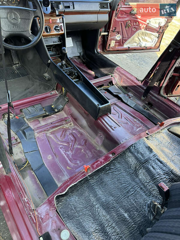 Седан Mercedes-Benz E-Class 1993 в Днепре фото 22 Седан Mercedes-Benz E-Class 1993 в Днепре