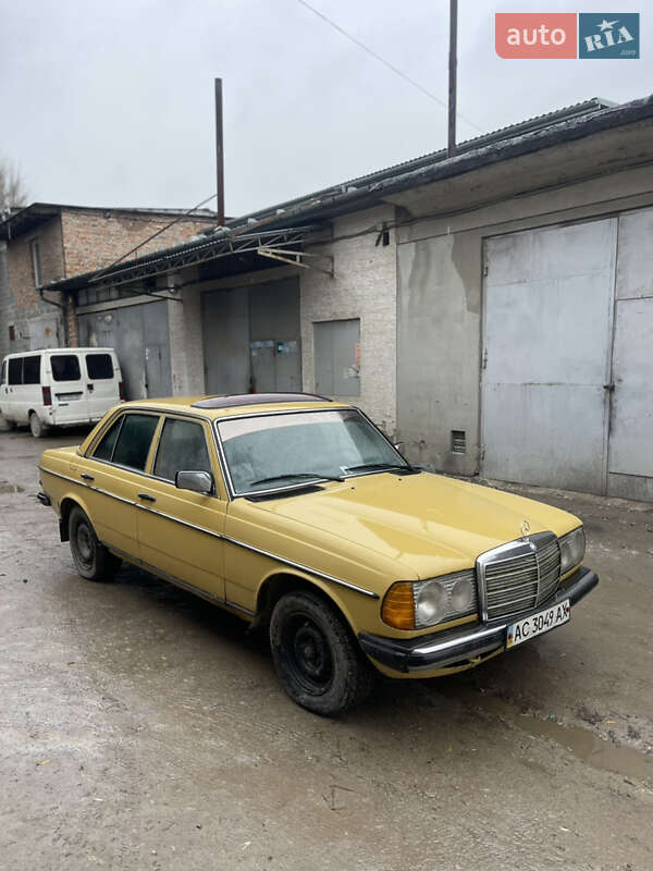 Mercedes-Benz E-Class 1983