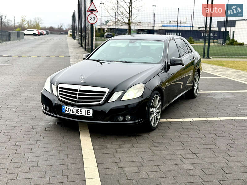 Седан Mercedes-Benz E-Class 2010 в Ужгороді