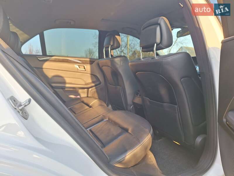 Седан Mercedes-Benz E-Class 2013 в Николаеве