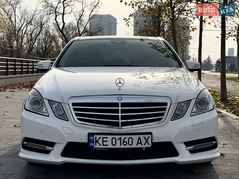 Седан Mercedes-Benz E-Class 2012 в Дніпрі