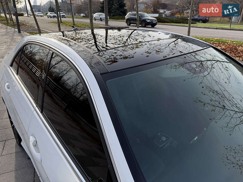 Седан Mercedes-Benz E-Class 2012 в Дніпрі